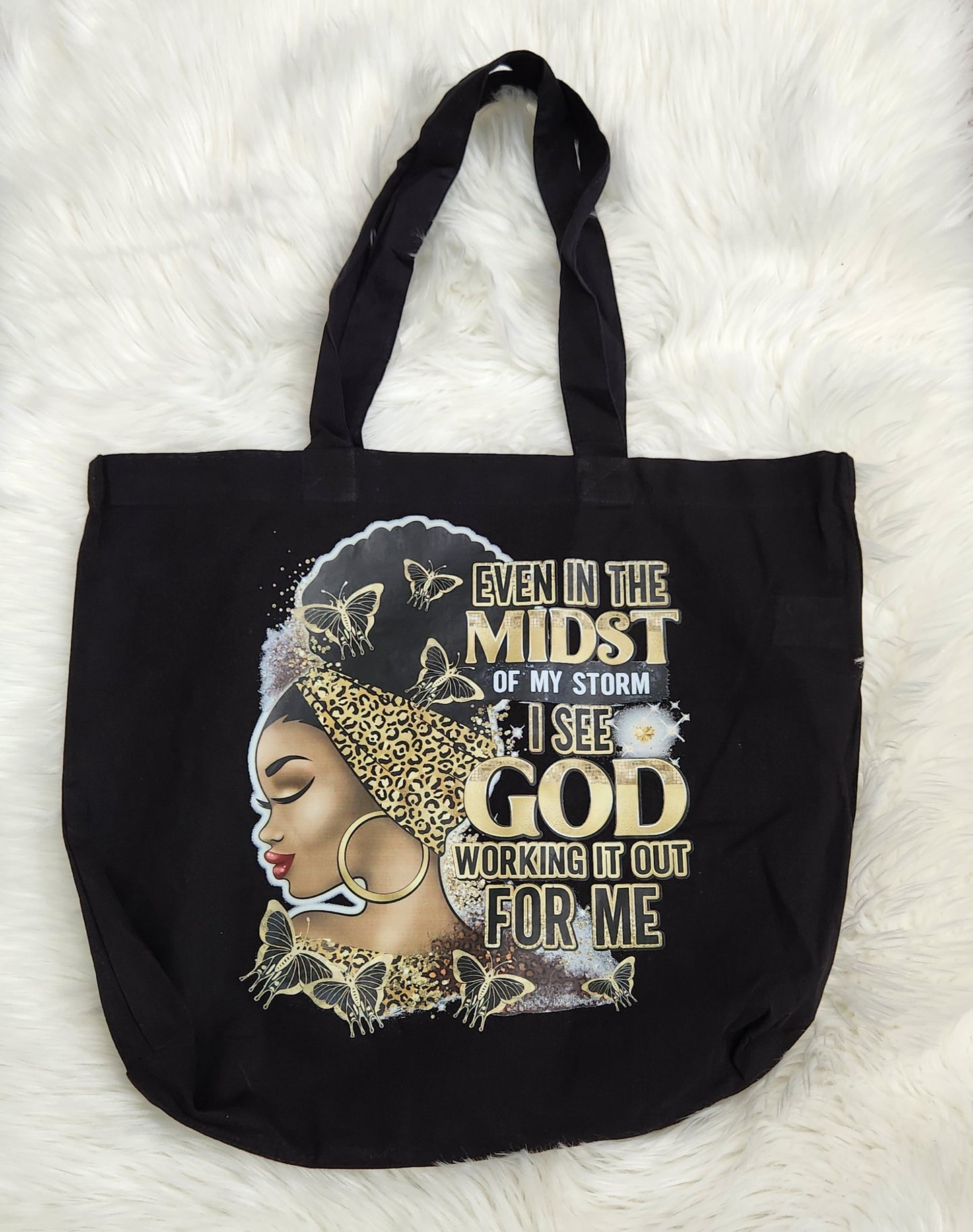 Tote bags quotes, variety, and colors.